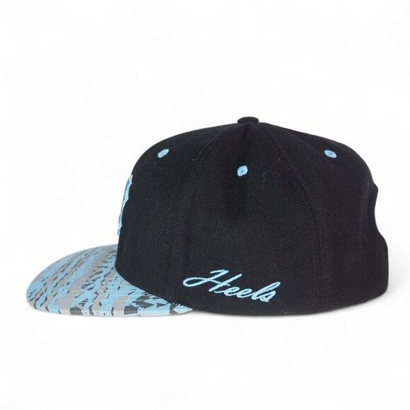 Top of the World Carolina Tar Heels Abstract Brim Snapback Hat Black / Blue OS - Picture 2 of 8